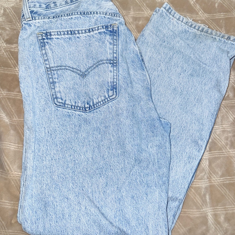 LEVI’S Light Blue Denim Jeans